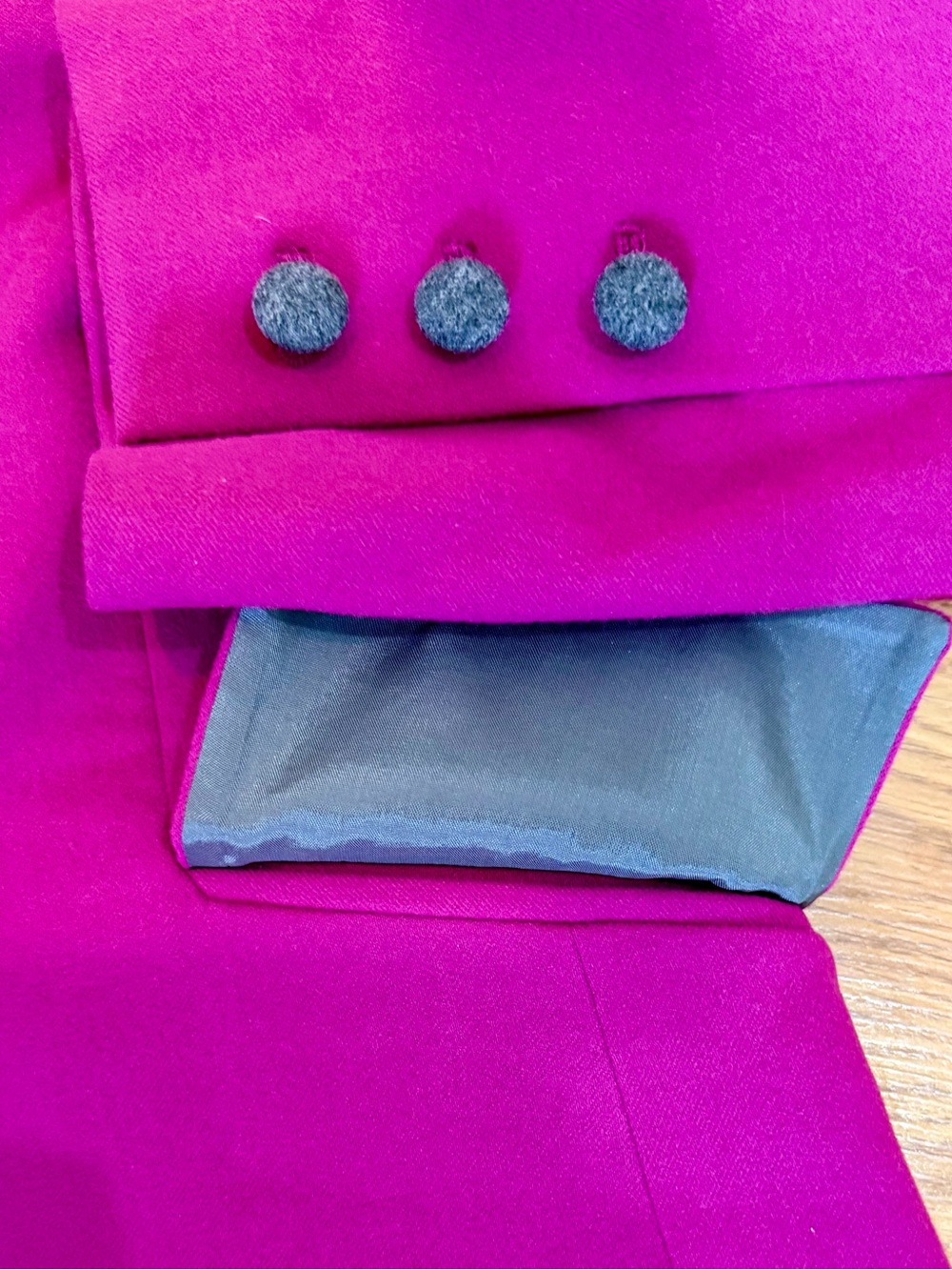 Lord and Taylor Womens 4 Magenta Pink Grey Wool Blend Contrast Trim Blazer Jacke - Picture 3 of 6